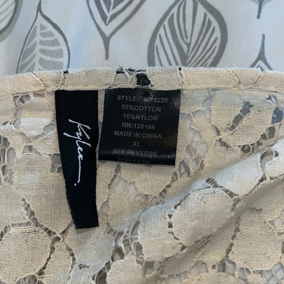 Kylee Eyelet Lace Peplum Top Size XL Condition is NWOT.  Cream lace 3/4 sleeve - Picture 7 of 7